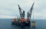 Heerema Marine Contractors半潛式起重船為北海石油項目安裝導管架