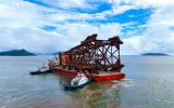 珠海深水裝備制造基地：西江24-7平臺導(dǎo)管架啟航南海